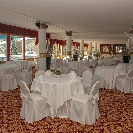 מלון Grand Du Golf & Palace 5*