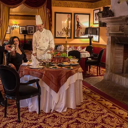 מלון Grand Du Golf & Palace 5*